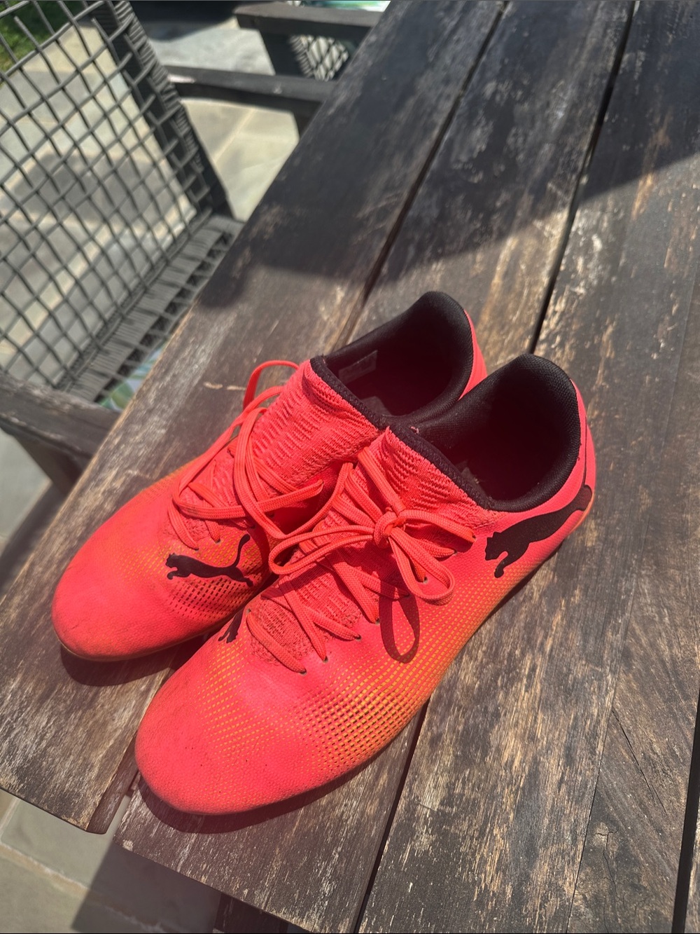 Puma Lace-Up Soccer Shoes with Black Logo cleats